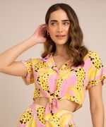 camisa-cropped-estampada-bananas-com-amarracao-manga-curta-rosa-1006070-Rosa_1