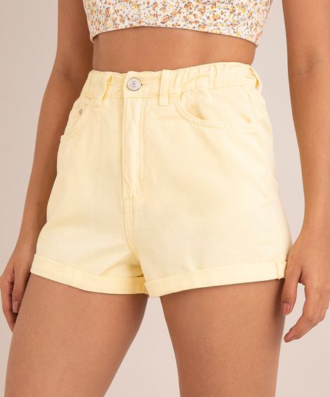 short mom cintura super alta de sarja com barra dobrada amarelo claro