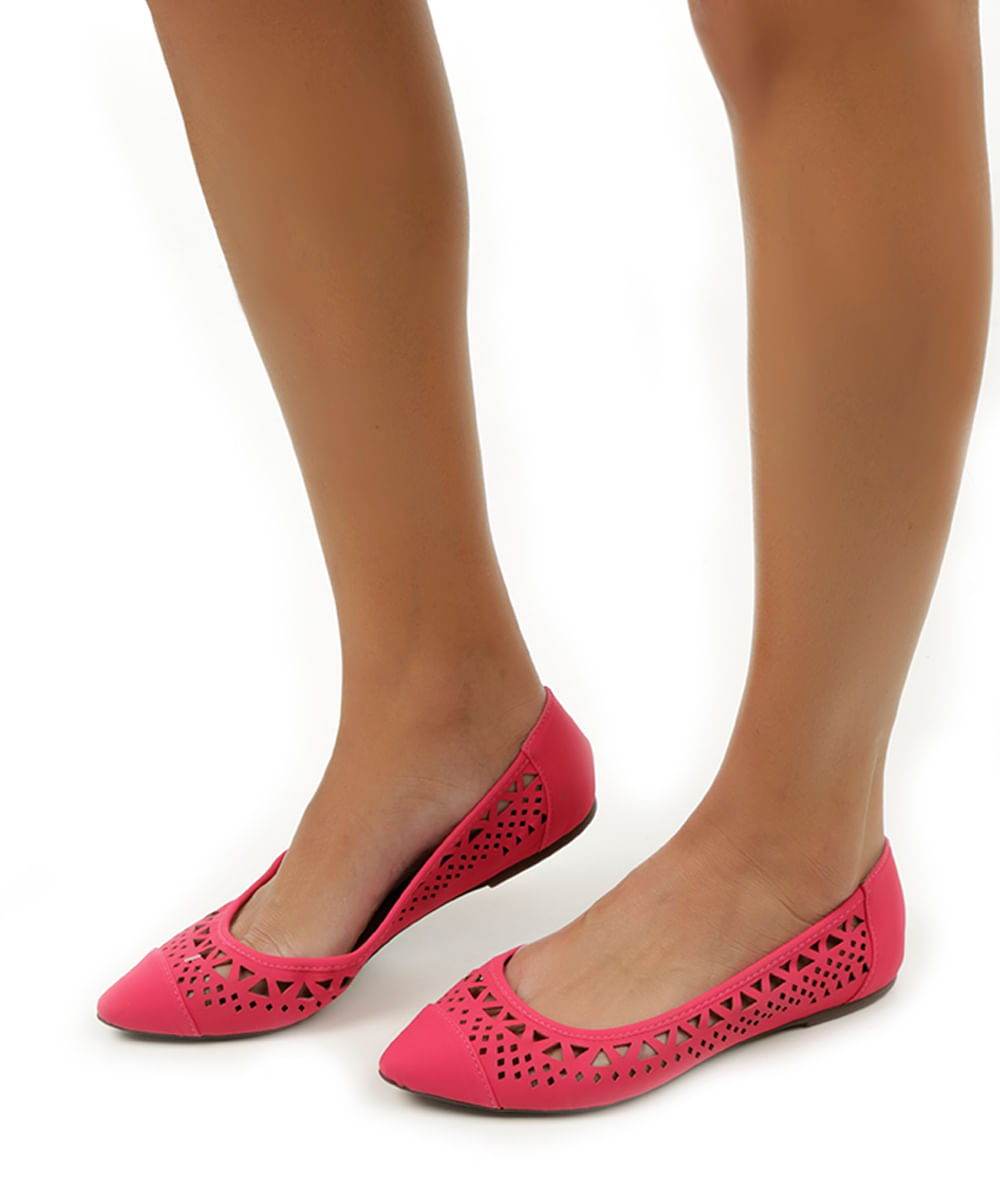 Sapatilha com Recortes Vazados Rosa