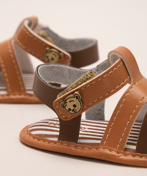 sandália infantil com tiras e velcro pimpolho marrom