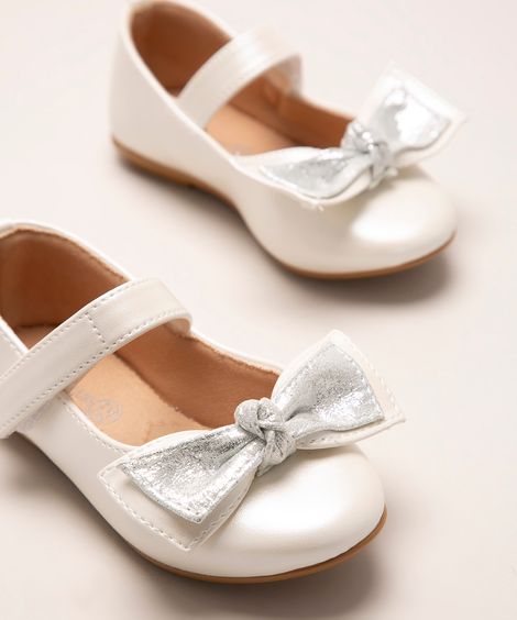 sapatilha infantil metalizada com laço off white
