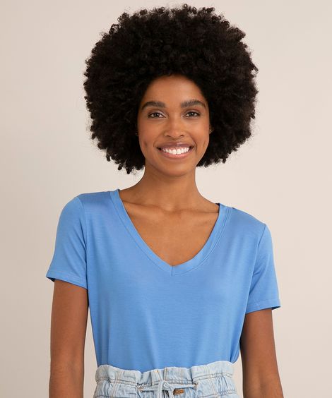 camiseta básica manga curta decote v azul hortensia