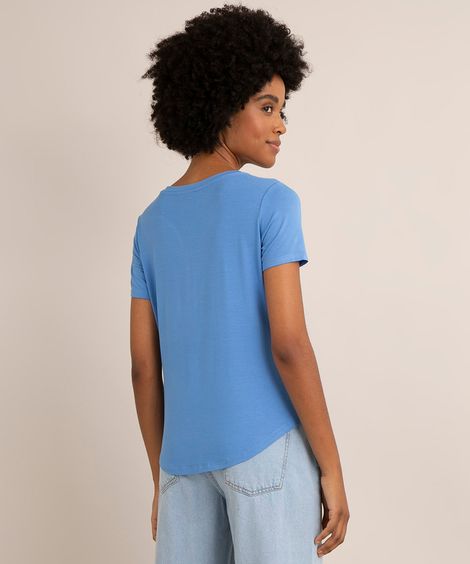 camiseta básica manga curta decote v azul hortensia