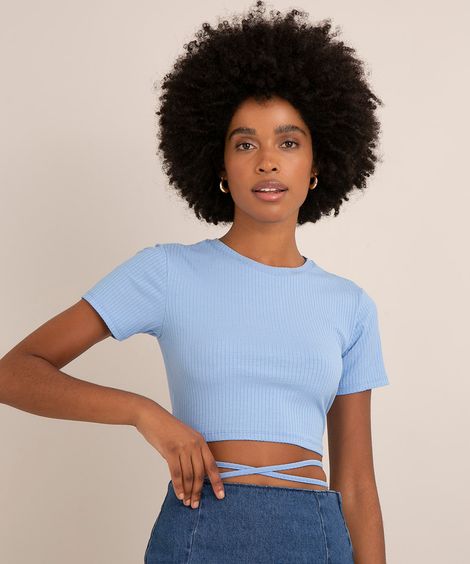 blusa cropped canelada com amarração manga curta decote redondo azul claro