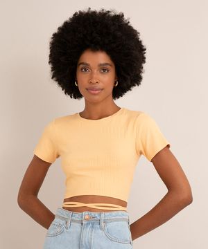 blusa cropped canelada com amarração manga curta decote redondo bege