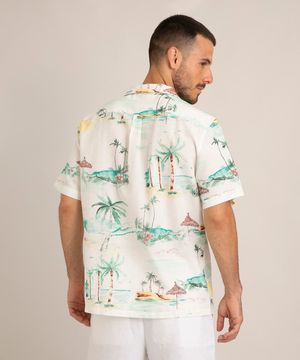camisa comfort com linho estampada coqueiros manga curta off white