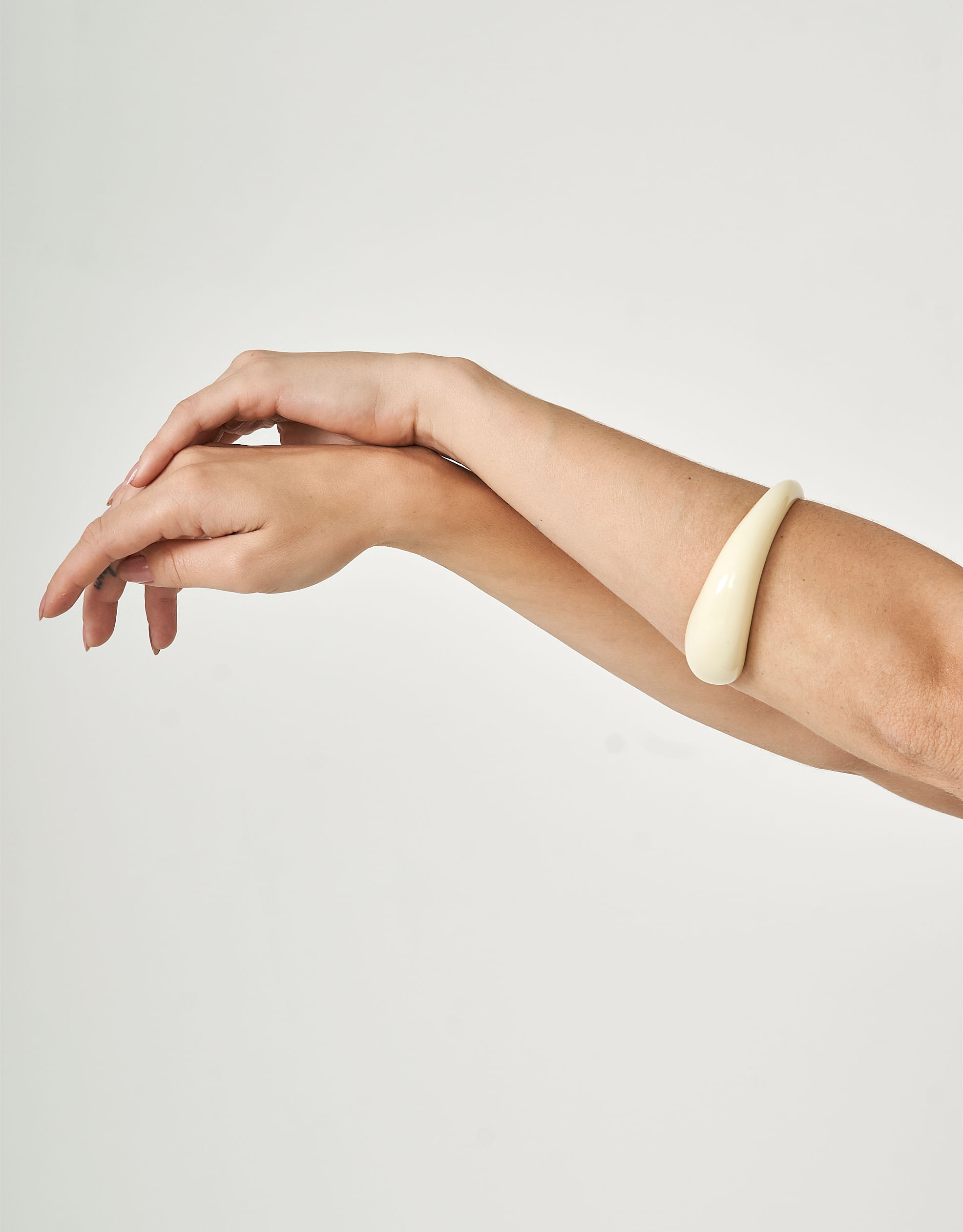 Bracelete Resina Gomos Zinzane Branco