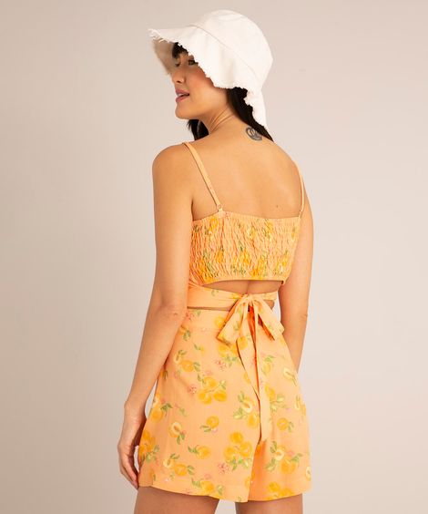 regata cropped de viscose estampada pêssegos com amarração e lastex alça fina decote redondo laranja