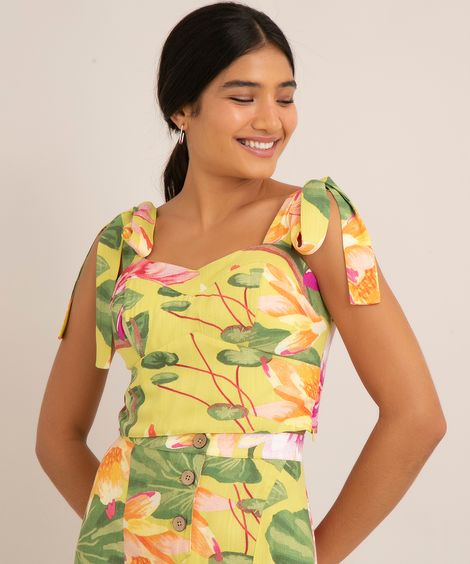 regata cropped corset de viscose estampada floral alças largas com amarração decote coração verde