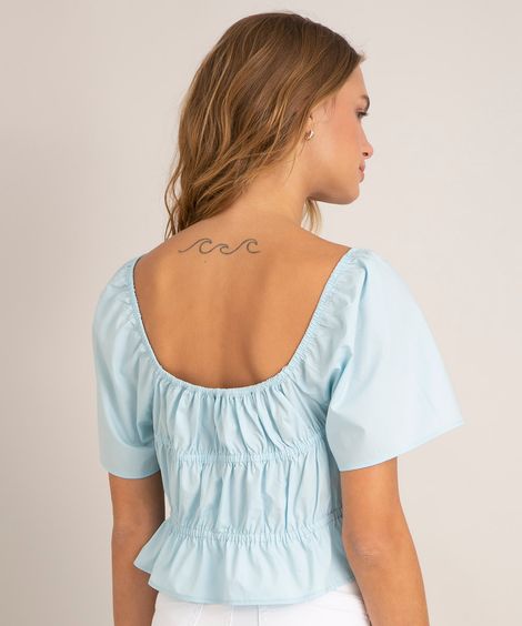 blusa cropped manga curta decote v com franzido e amarração azul claro