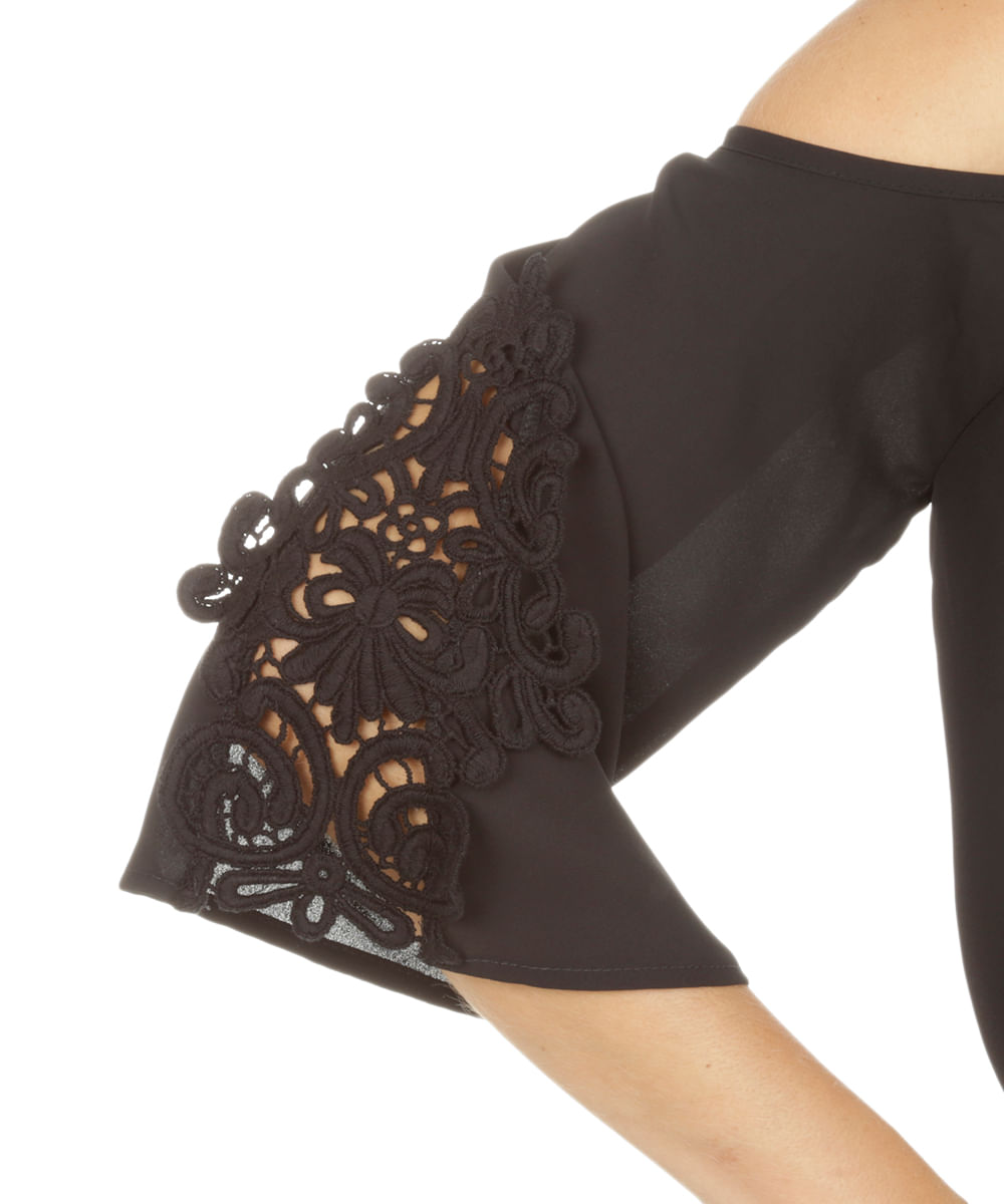 Blusa Open Shoulder com Renda Preta