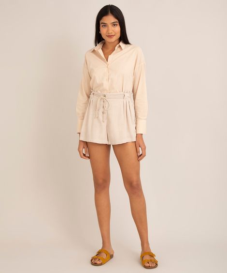 short clochard cintura super alta com linho e cinto bege