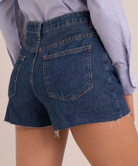 short mom cintura super alta jeans com bolsos azul escuro