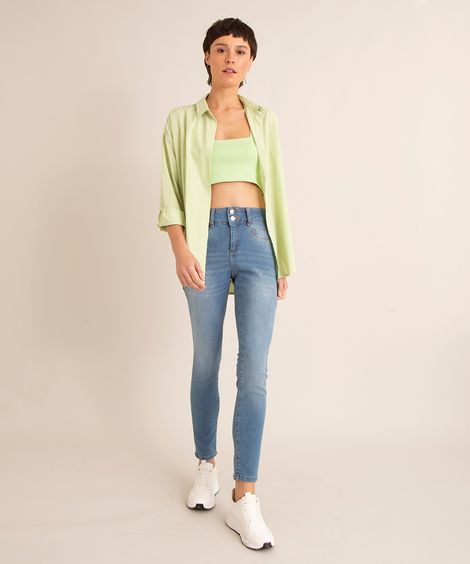 calça jeans skinny pull up cintura média azul médio