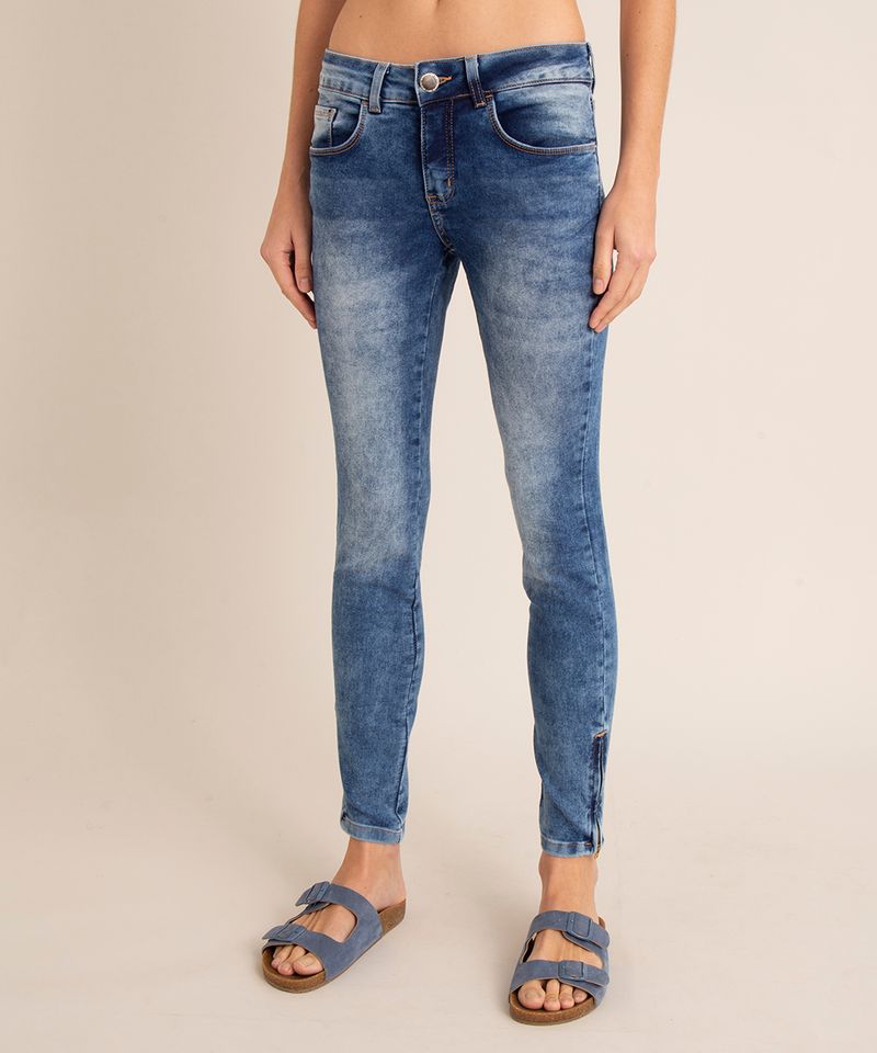 Calça Jeans Feminina Super Skinny Cintura Média com Zíper na Barra