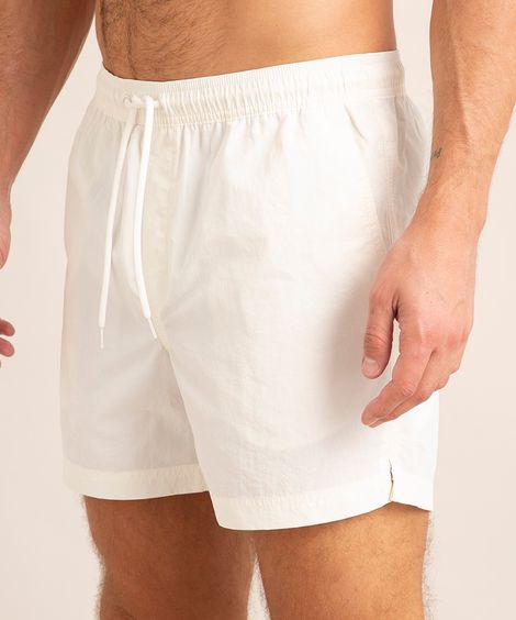 short curto com cordão branco