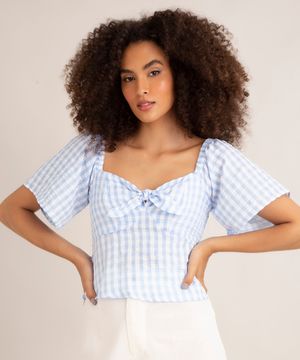 blusa cropped manga curta decote coração com laço estampado xadrez vichy azul claro