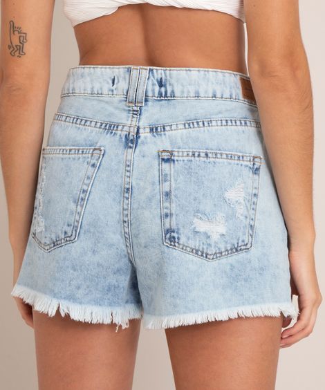 short jeans feminino mom cintura alta destroyed azul claro