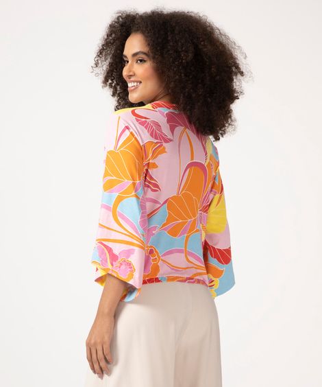blusa manga 7/8 com transpasse estampa floral e amarração multicor