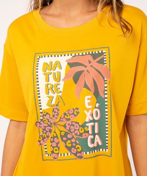camiseta oversized estampa frontal mostarda  Mostarda