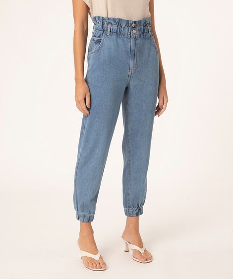 calça mom jogger jeans cintura super alta azul claro