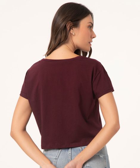 blusa básica cropped com bolso manga curta vinho