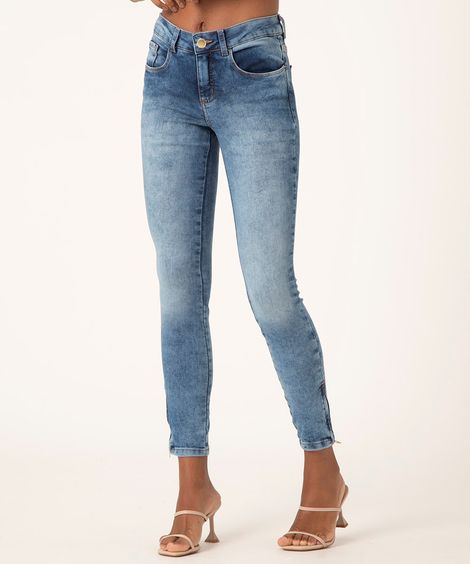 calça jeans super skinny azul claro