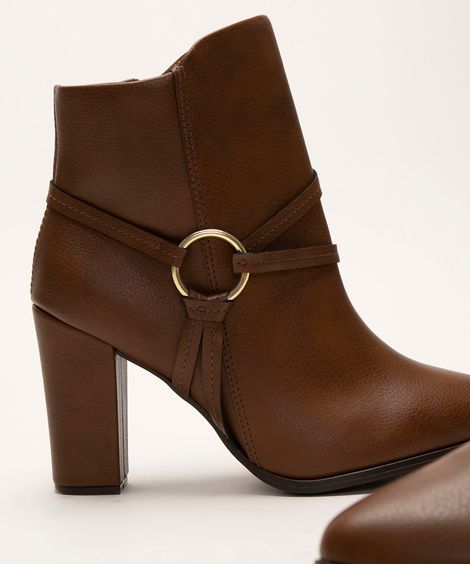 bota cano com argola salto alto beira rio caramelo