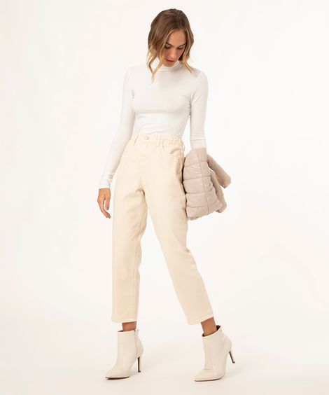 calça de sarja mom cropped com elástico bege claro