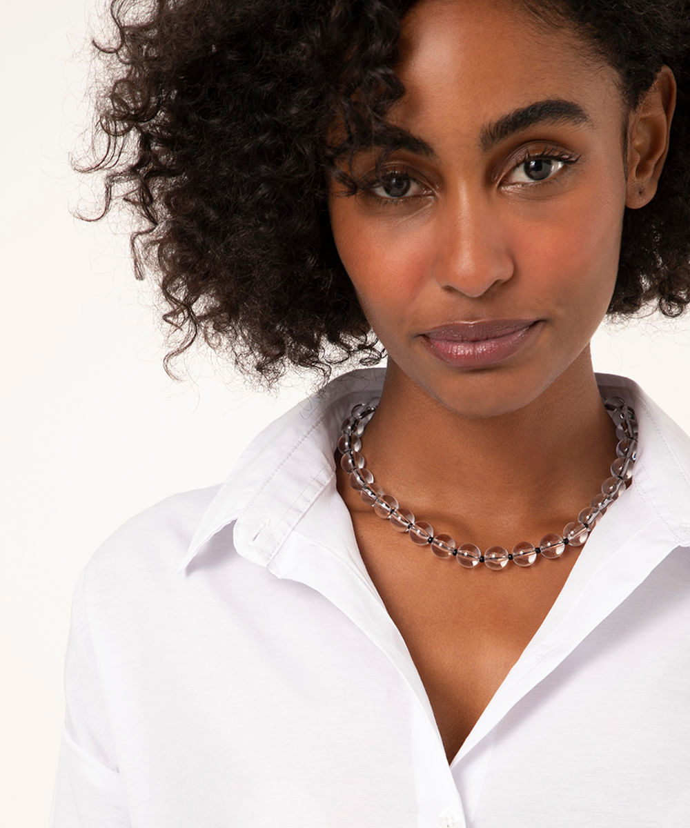 Colar de contas transparente, da C&A