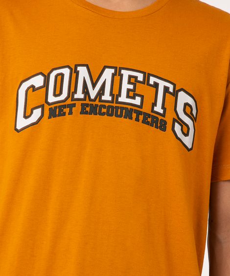 camiseta de algodão manga curta college caramelo