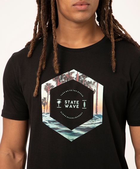 camiseta de algodão manga curta estampa localizada preta