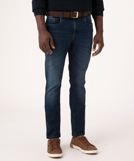 calça slim jeans com cinto azul escuro