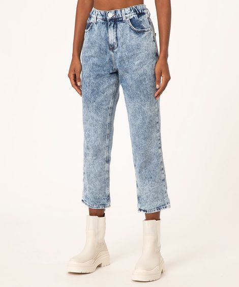 calça mom jeans cropped com elástico azul claro