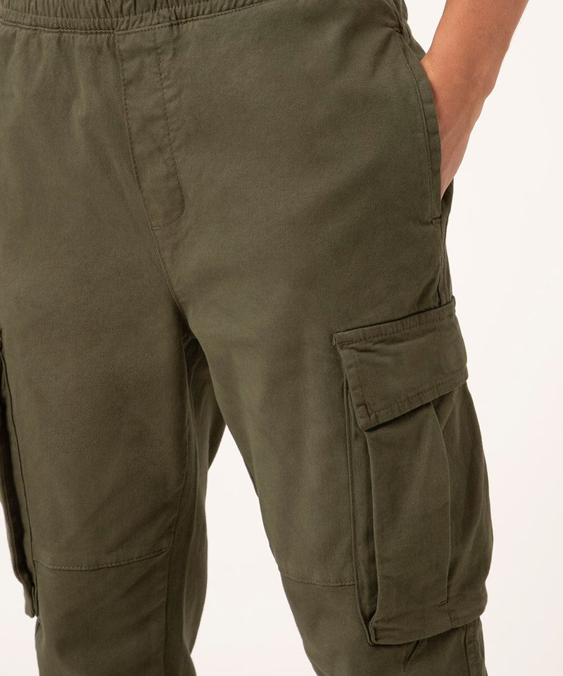 Calça Jogger Cargo em Sarja com Cós Elástico e Barra Ajustada Bege