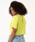 blusa-cropped-de-cetim-manga-curta-com-ombreira-verde-1025121-Verde_2