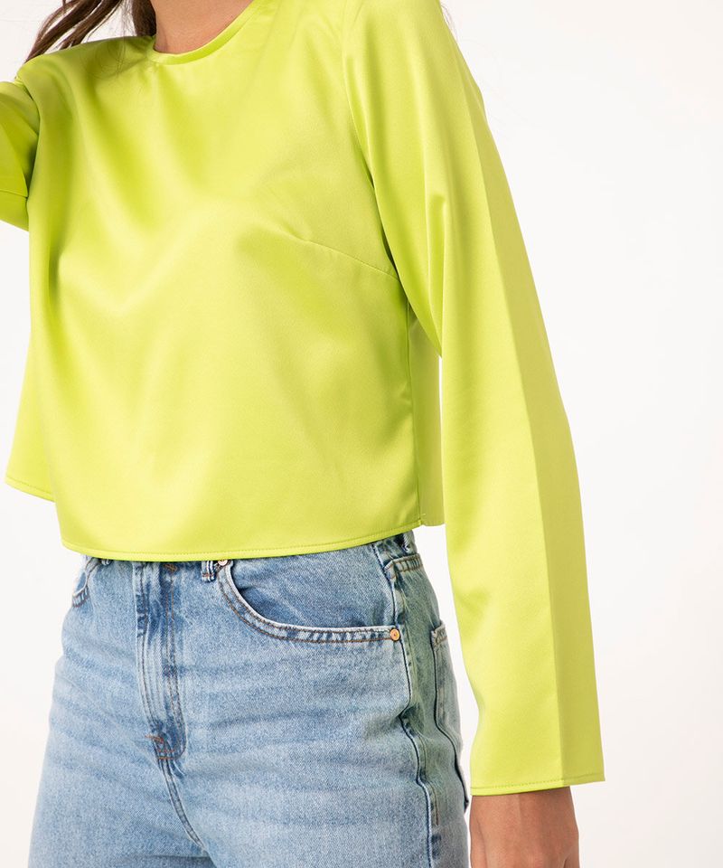 blusa-cropped-de-cetim-manga-longa-com-ombreira-verde-1025120-Verde_4