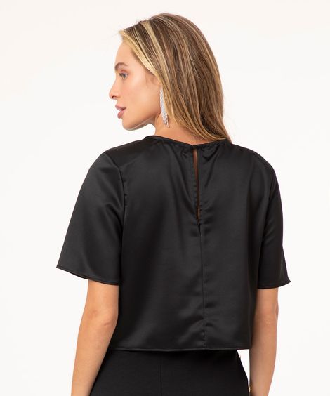 blusa cropped de cetim manga curta com ombreira preto