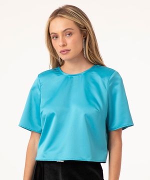 blusa cropped de cetim manga curta com ombreira azul