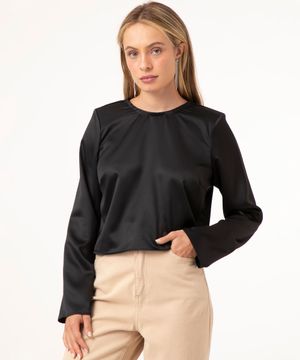 blusa cropped de cetim manga longa com ombreira preto