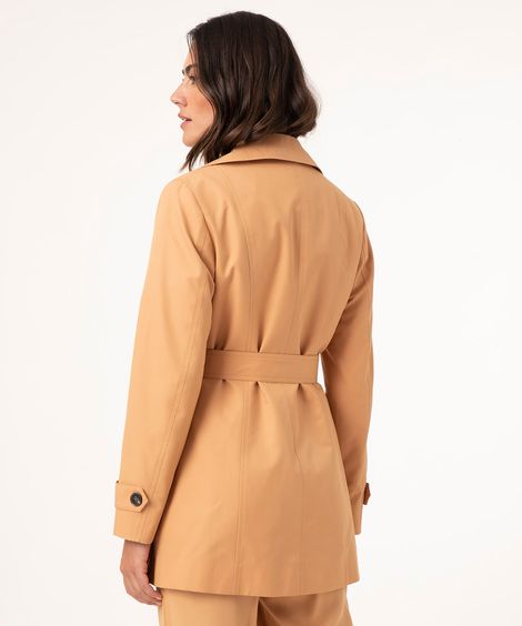 casaco trench coat com faixa e ombreiras caramelo