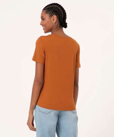 camiseta básica manga curta decote v  marrom médio