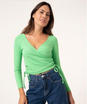 Blusa Cropped Transpassada Canelada com Franzido Manga Longa Decote V Verde Claro