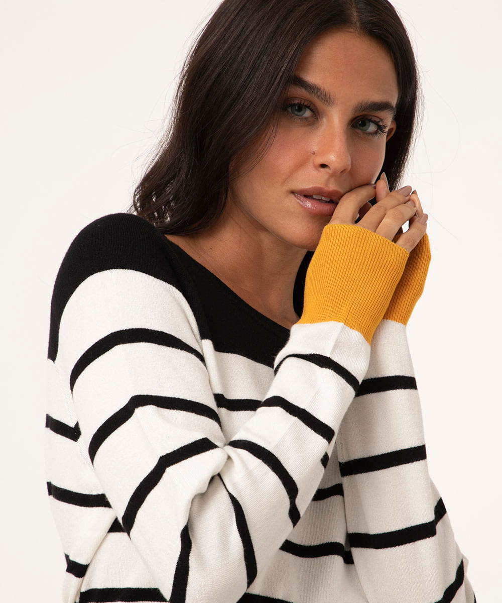 Suéter listrado preto e branco, da C&A