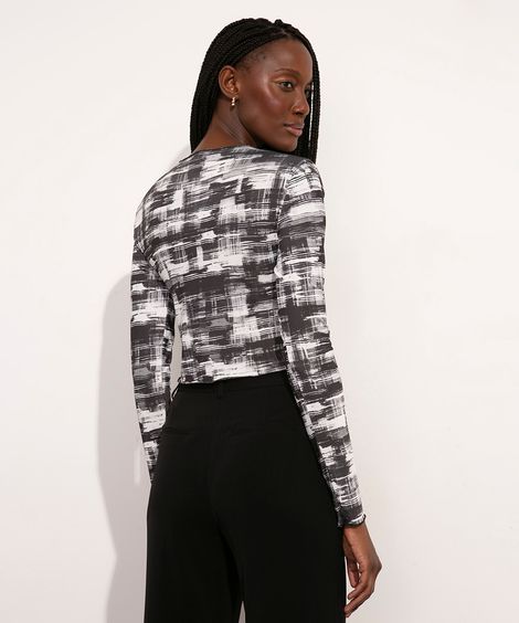 Blusa Cropped Estampada com Ombreira Manga Longa Decote Redondo Mindset Preta