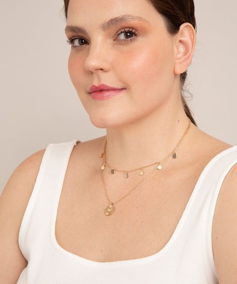 colar duplo medalhas e pingente redondo dourado