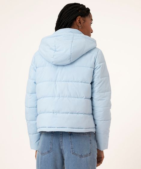 jaqueta puffer com capuz azul pastel