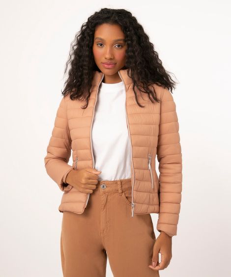 jaqueta puffer de nylon com recorte caramelo