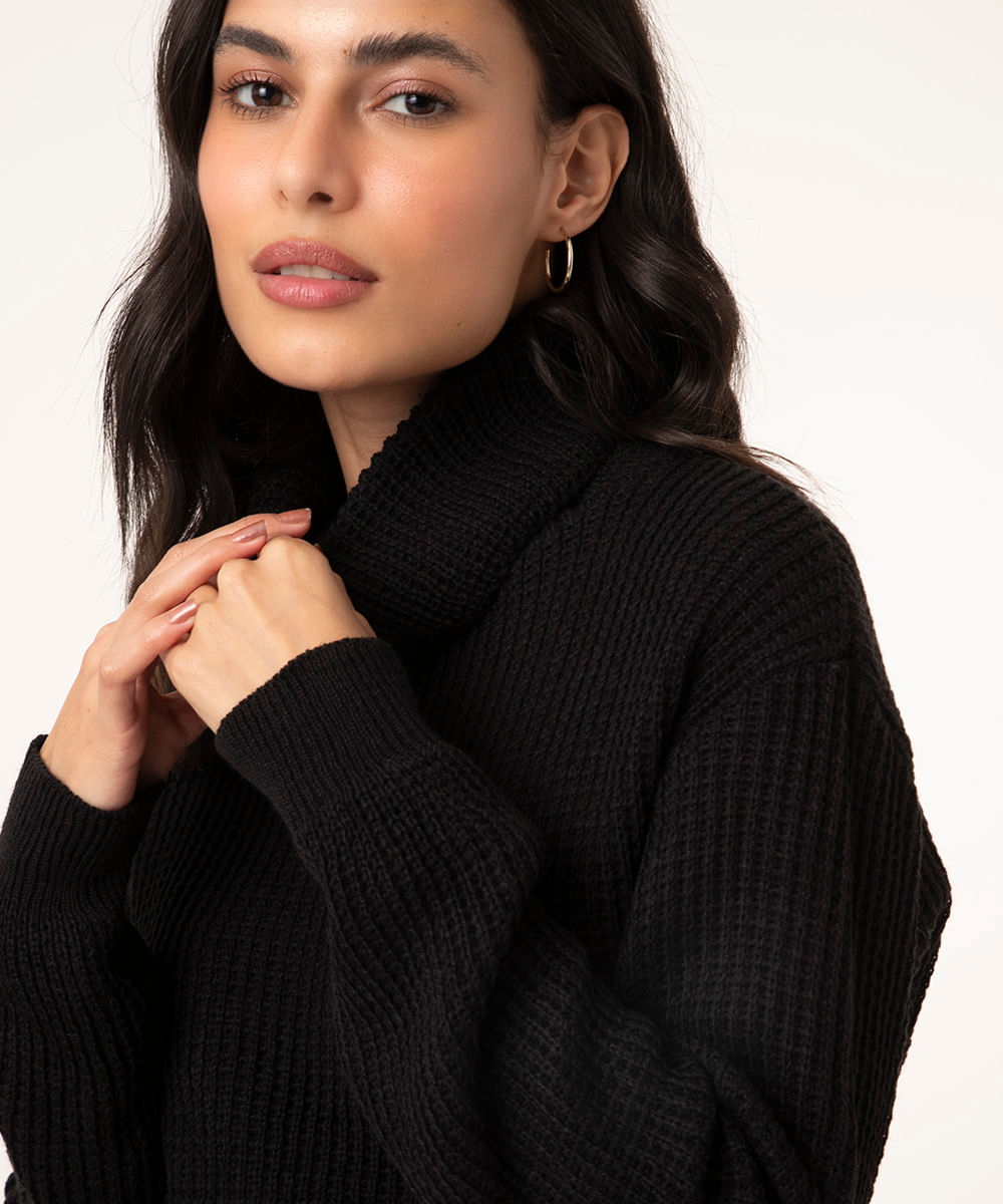 Tricô preto de gola alta, da C&A