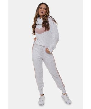 Conjunto Comfy Pink Tricot Com Calça Jogging e Blusa Com Gola Alta de Tricô Mousse Feminino Branco e Rosa